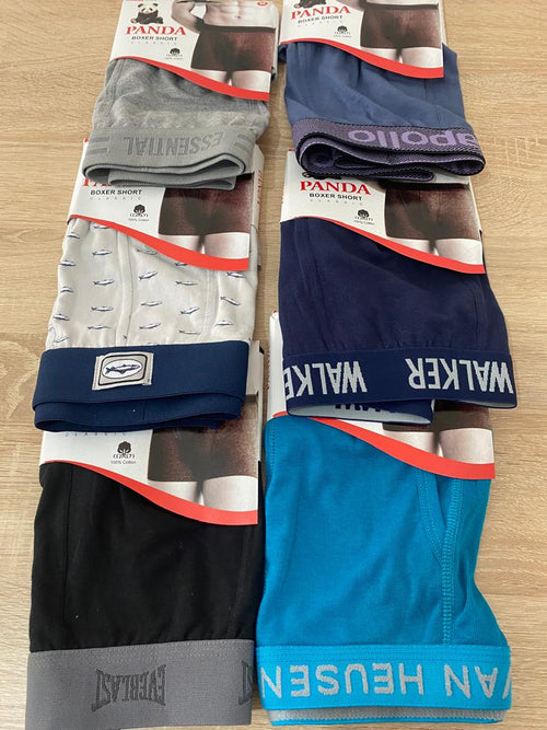 Pack débardeurs, chaussettes et boxeurs.